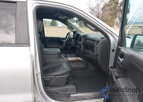 2021 Chevrolet Silverado 1500 4Wd Short Bed Rst z USA, uszkodzony, nr VIN 3GCUYEET5MG180829